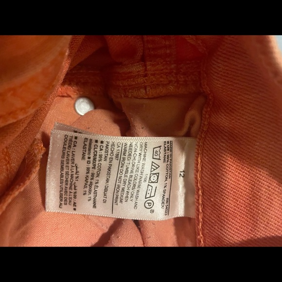 Coral cuffed shorts, old navy S12 - Picture 3 of 4